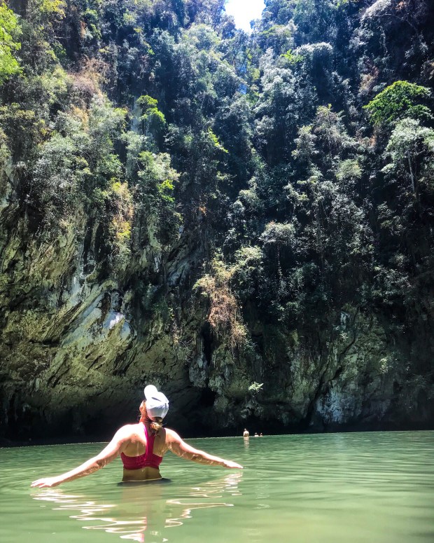 E580D968-0243-49D3-B31E-6296F63D5735